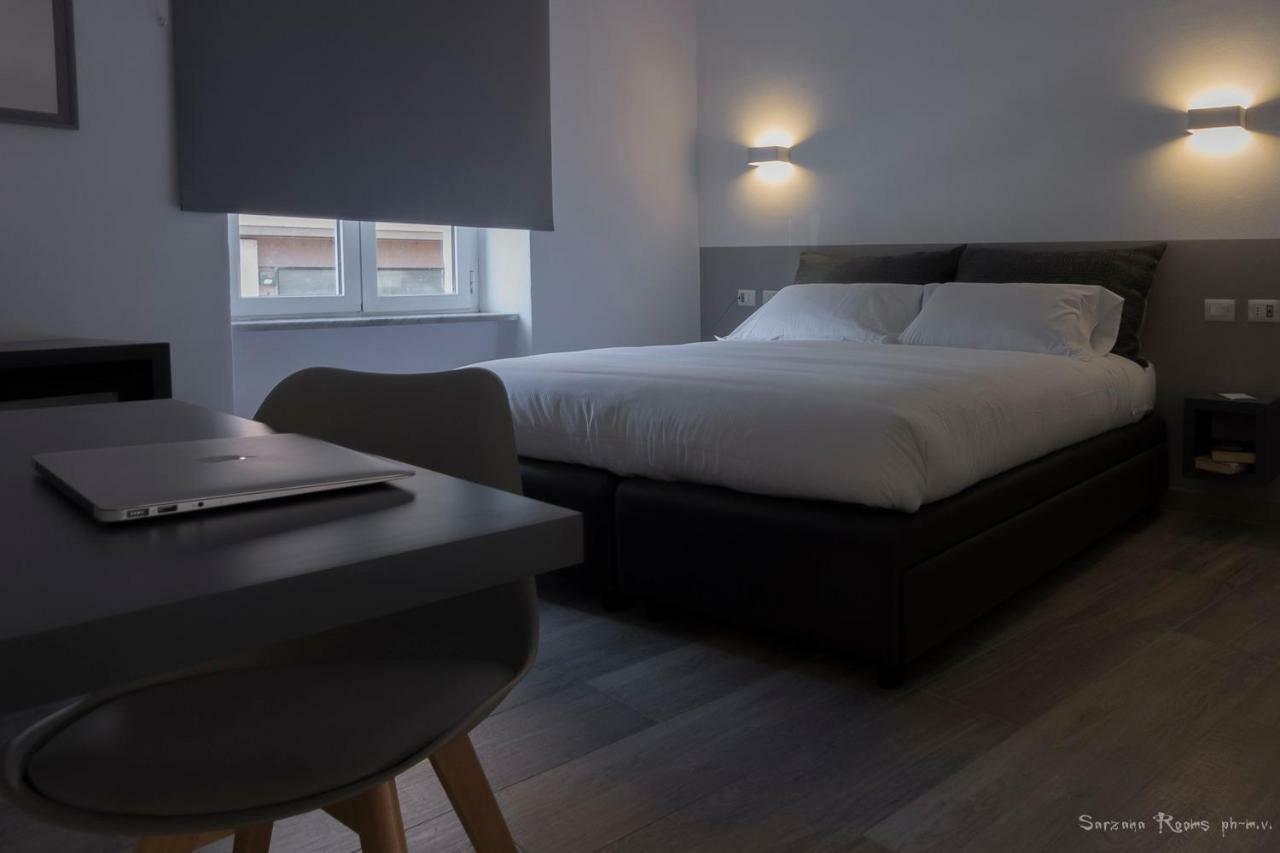 Sarzana'S Rooms Bagian luar foto