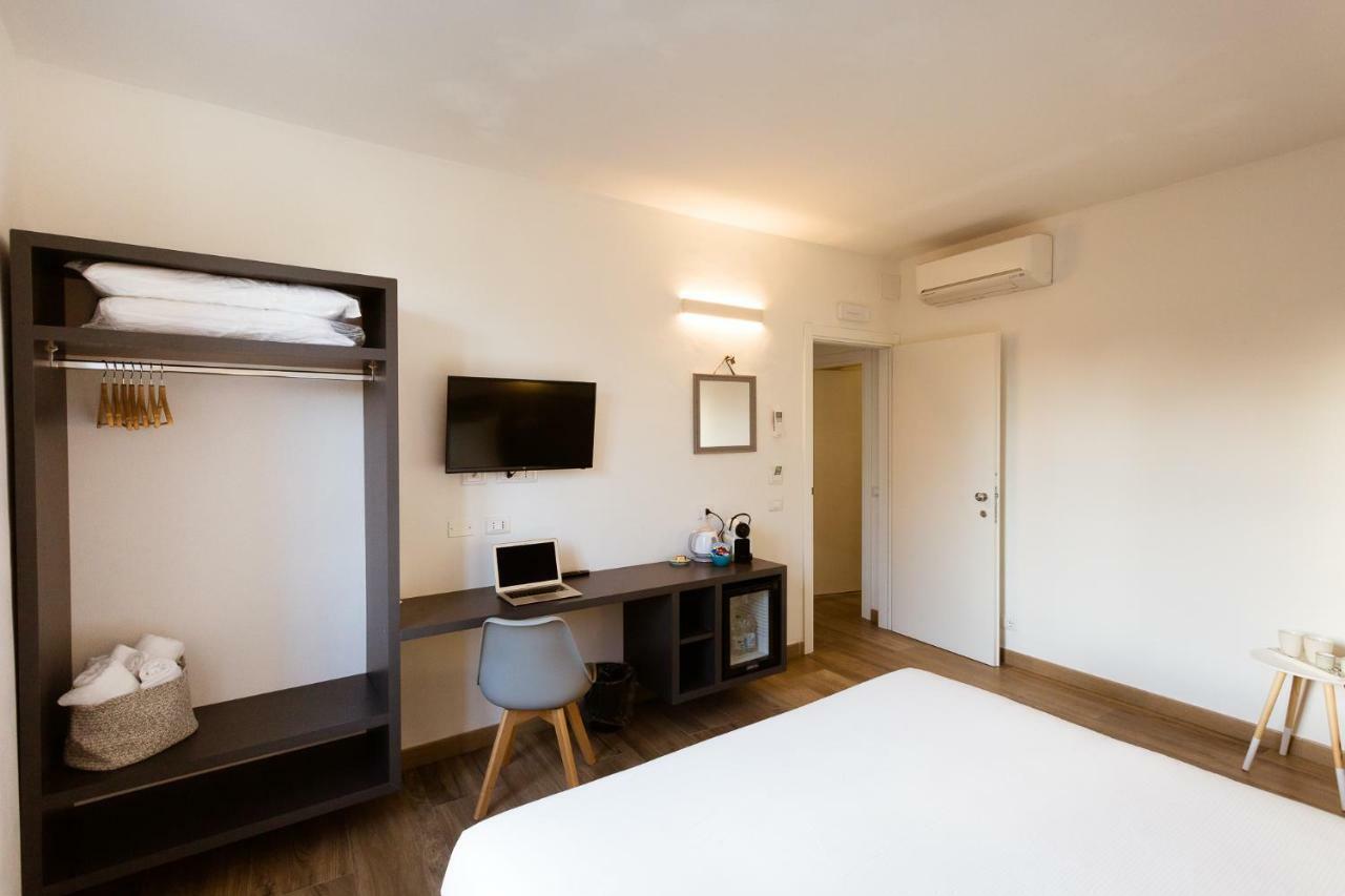 Sarzana'S Rooms Bagian luar foto