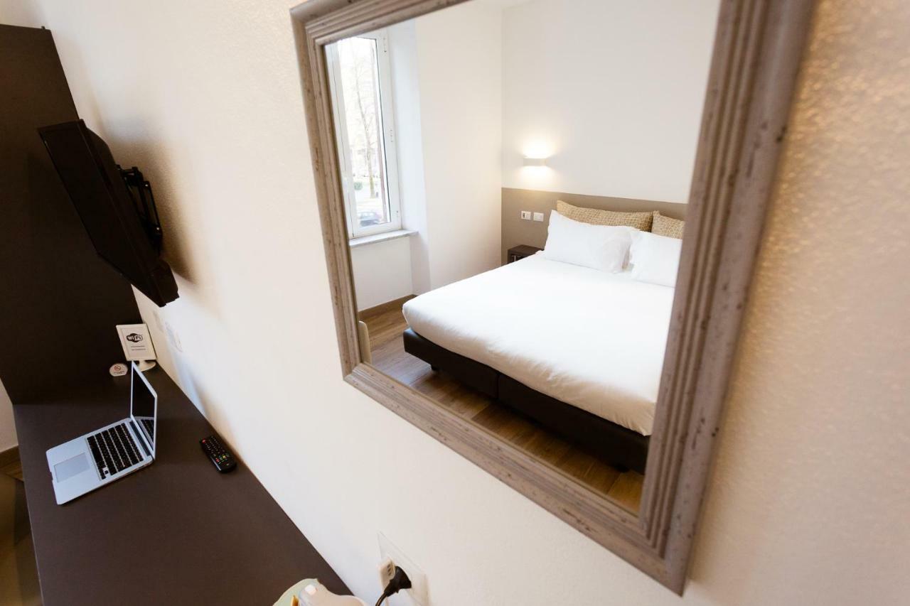 Sarzana'S Rooms Bagian luar foto
